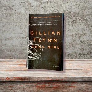 Gillian Flynn Gone Girl Mystery Thriller Paperback Book